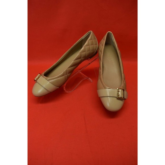 BURBERRY AVONWICK BEIGE NUDE QUILTED LEATHER GOLD LOGO BUCKLE FLATS 38.5 8.5 - Picture 2 of 12